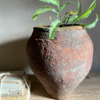 Antique Mediterranean urn Ziva
