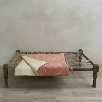 Velvet Throw Rose