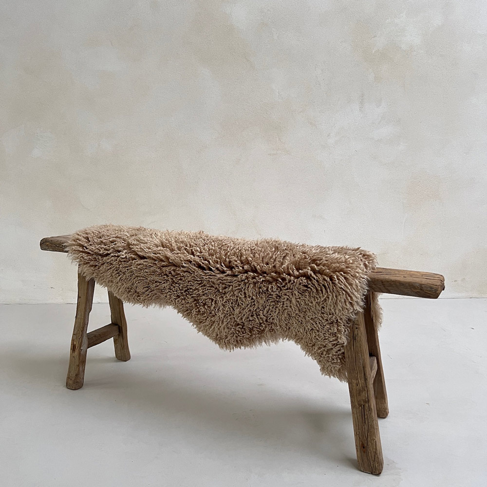Natural sheepskin throw rug