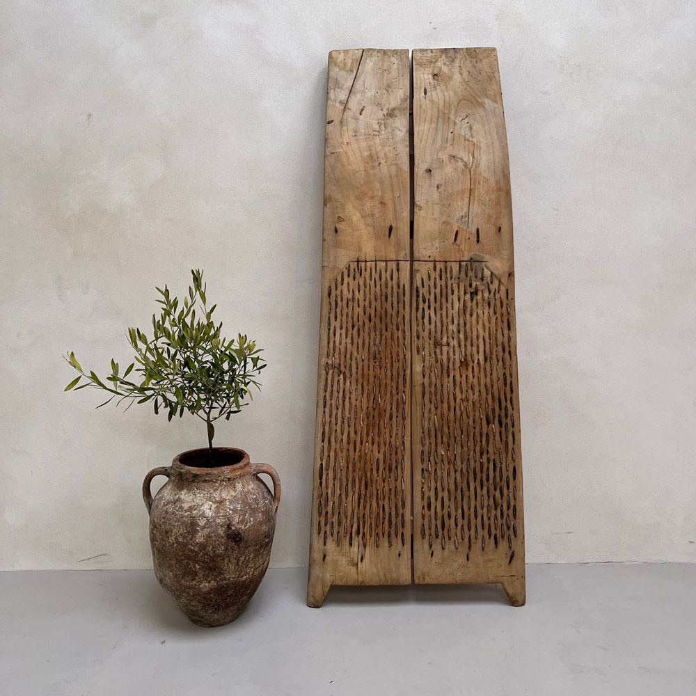 Antique Grain Thresher | No:1