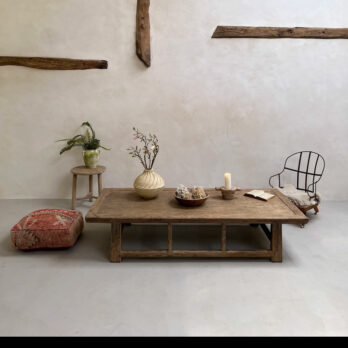 Antique extra large coffee table | Daphne