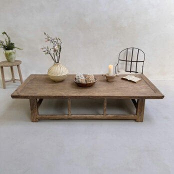 Antique extra large coffee table | Daphne
